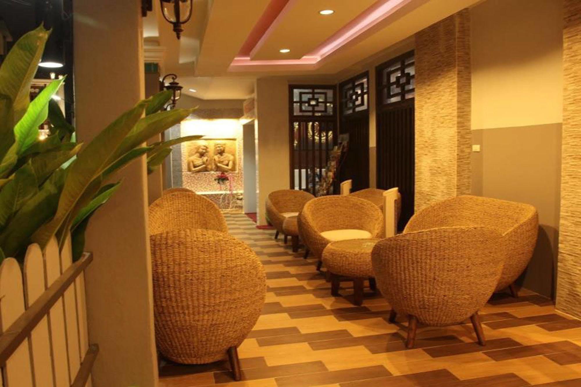 Home Place Hotel Chiang Mai Exteriör bild