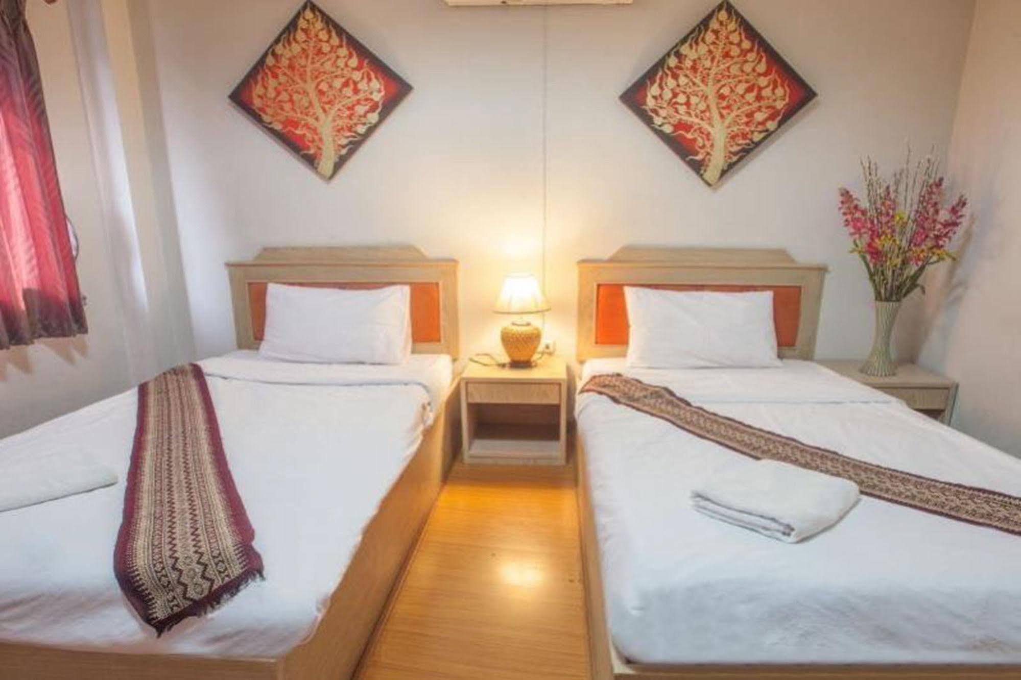 Home Place Hotel Chiang Mai Exteriör bild