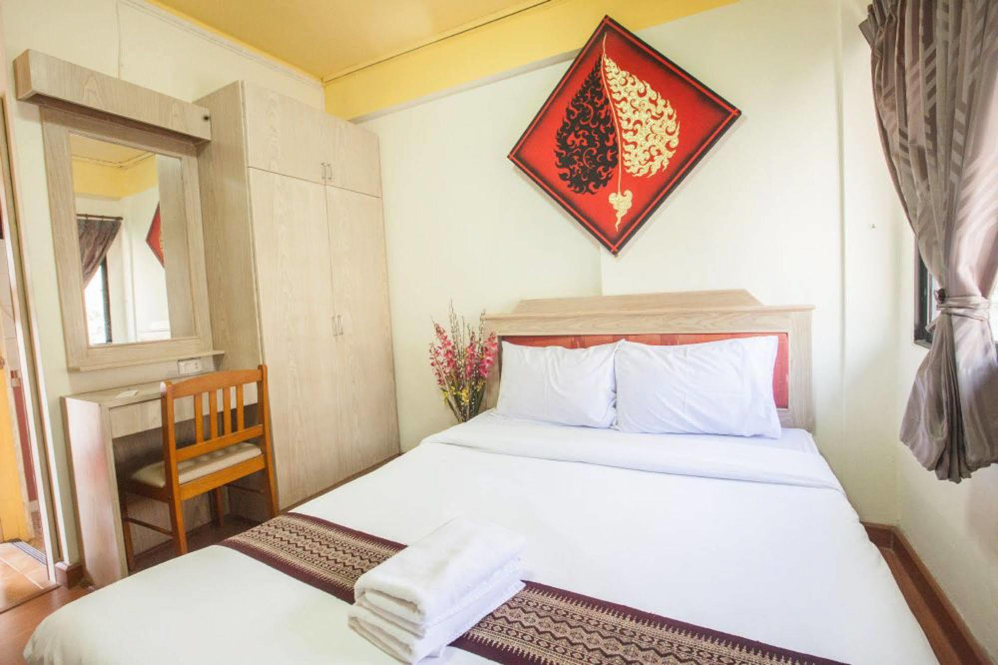 Home Place Hotel Chiang Mai Exteriör bild